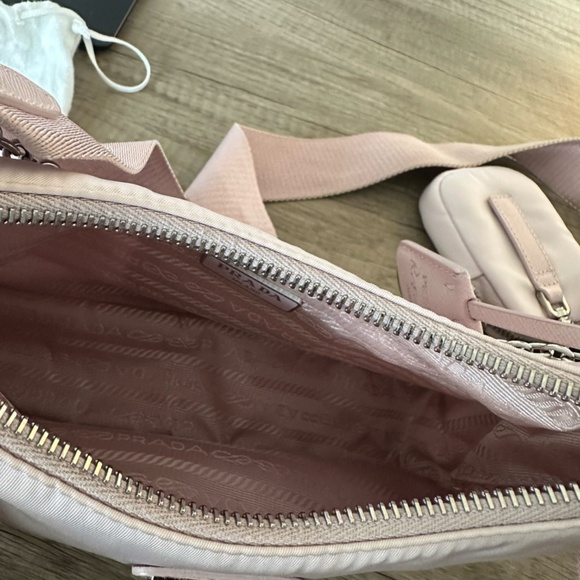 Prada Re-Edition 2005 Re-Nylon bag - Picture 4 of 11